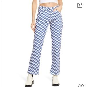 LISA SAYS GAH sz 2 Gorgeous blue and white geometric print split hem ankle pants